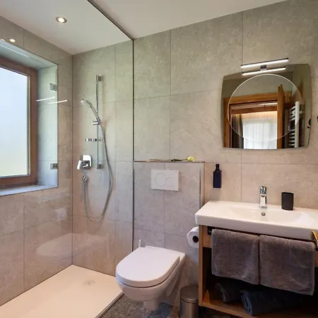 Katharina Schneeberger * 齐勒河谷采尔