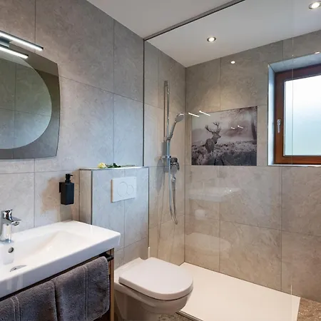 Katharina Schneeberger 齐勒河谷采尔