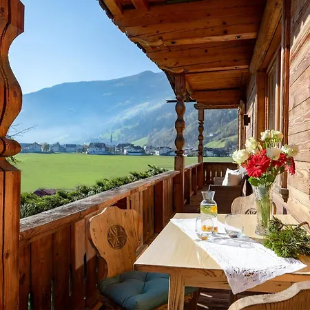 Katharina Schneeberger * Zell am Ziller