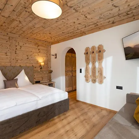 Katharina Schneeberger דירה *